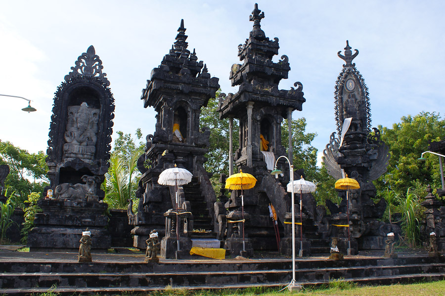 Ponjok Batu Temple Singaraja Photos Gallery,Ponjok Batu Temple,ponjok batu temple map,ponjok batu temple bali,Pura Ponjok Batu,lokasi pura ponjok batu,foto pura ponjok batu,piodalan pura ponjok batu,letak pura ponjok batu,legenda pura ponjok batu,sejarah pura ponjok batu di bali,sejarah pura ponjok batu buleleng bali,babad pura ponjok batu,peta pura ponjok batu,wisata pura ponjok batu,asal mula pura ponjok batu,pura ponjok batu bali,sejarah berdirinya pura ponjok batu,cerita pura ponjok batu