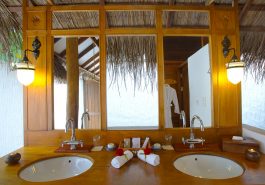 ber001849_beach-villa-bathroom